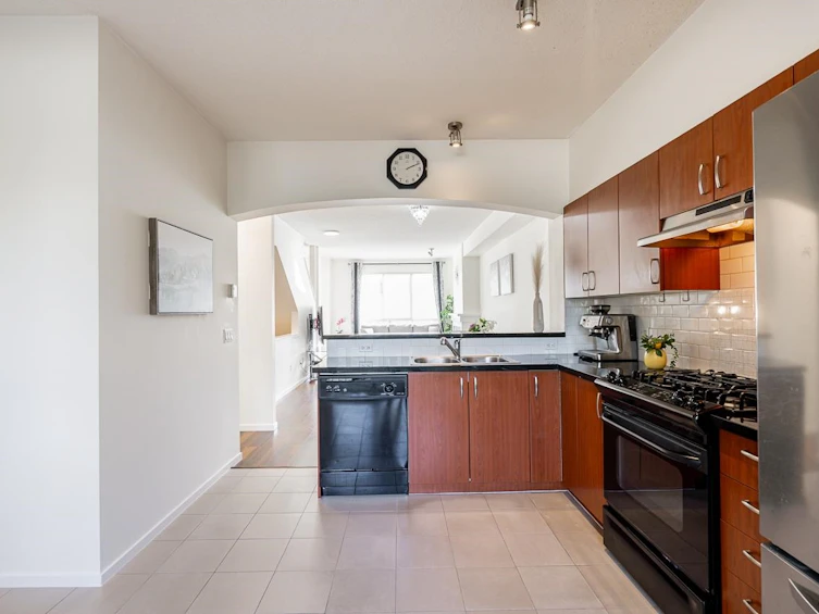 23-9088 Halston Court, Burnaby, BC, V3N 0A7 - 11