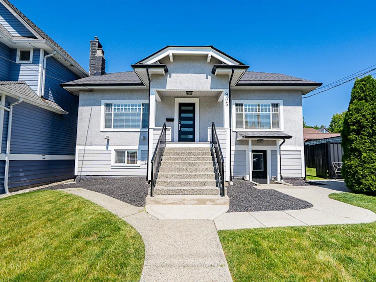905 Edinburgh Street, New Westminster, BC, V3M 2V2