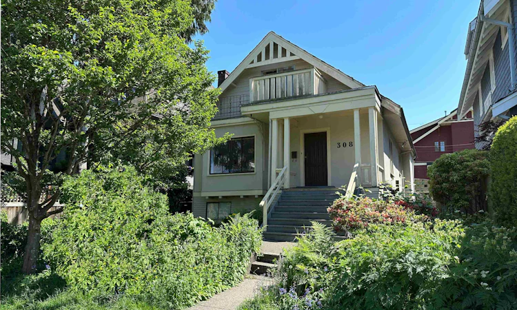 3086 W 2nd Avenue