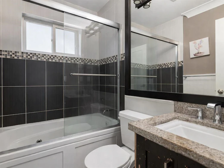 8363 Victoria Drive, Vancouver, BC, V5P 4A8 - 9