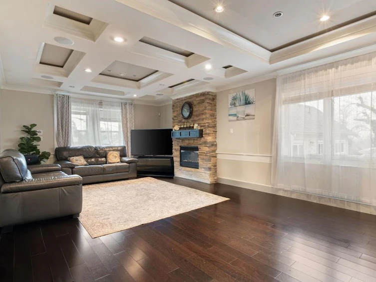8363 Victoria Drive, Vancouver, BC, V5P 4A8