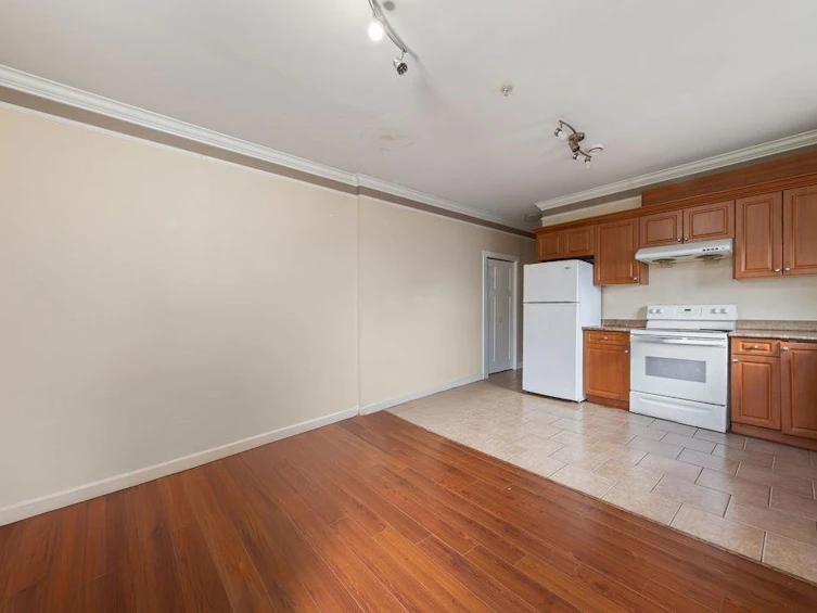 8363 Victoria Drive, Vancouver, BC, V5P 4A8 - 13