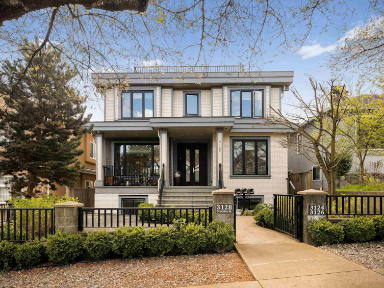 3128 Graveley Street, Vancouver, BC, V5K 3K6 - 2