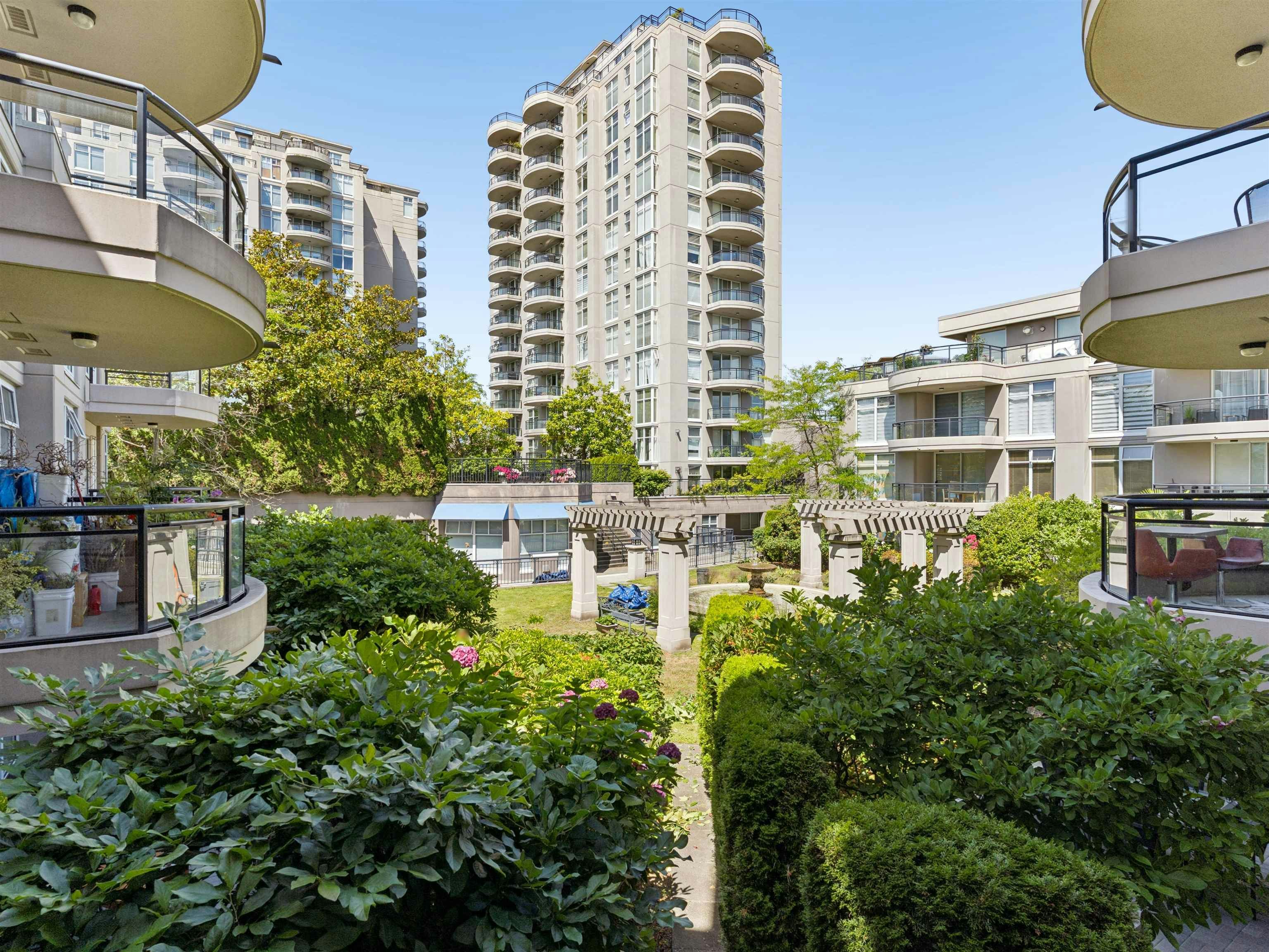 219-8480 Granville Avenue, Richmond, BC, V6Y 4E8