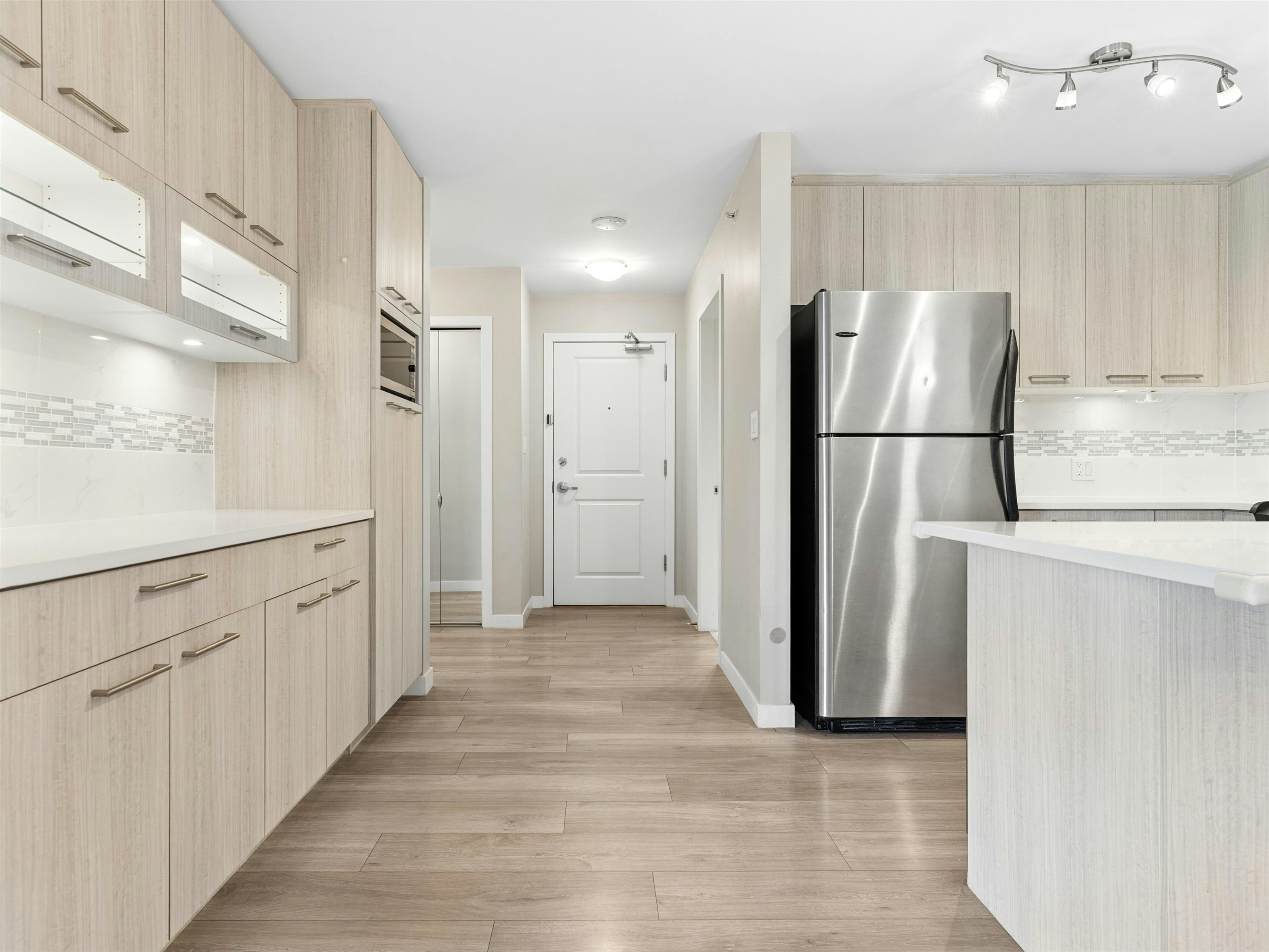 219-8480 Granville Avenue, Richmond, BC, V6Y 4E8