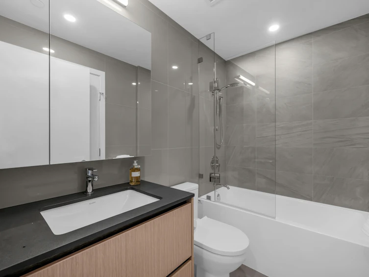 801-5593 No. 3 Road, Richmond, BC, V6X 0X6 - 11
