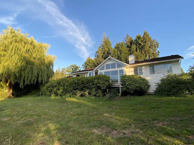 17325 31 Avenue - 2