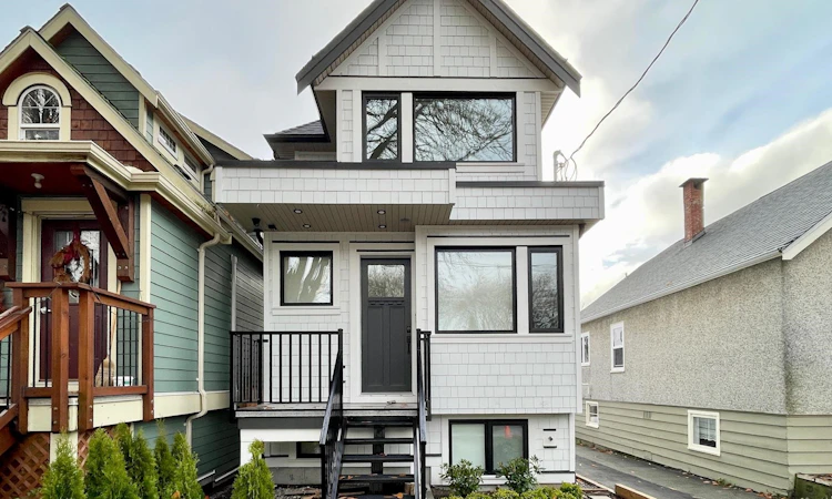 162 E 43rd Avenue