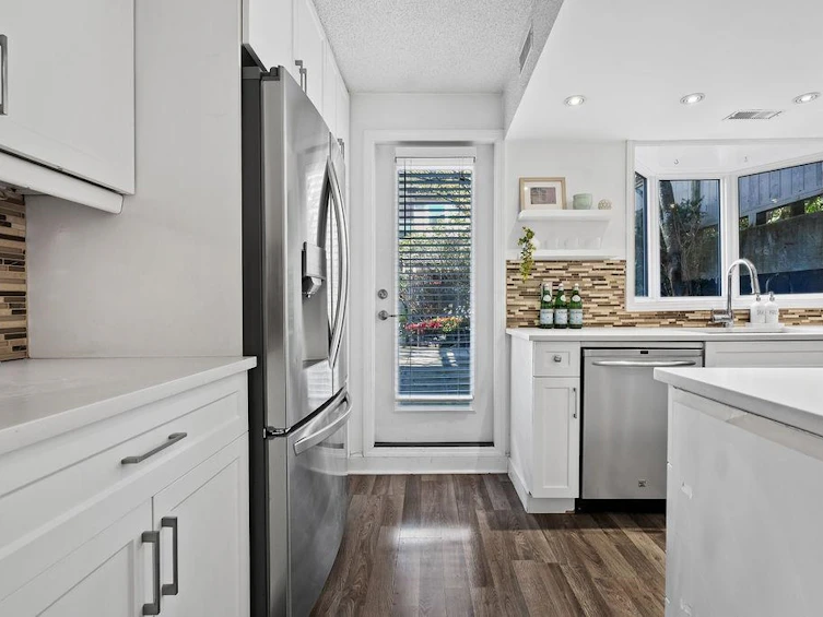 26-230 W 15th Street, North Vancouver, BC, V7M 1S2 - 13