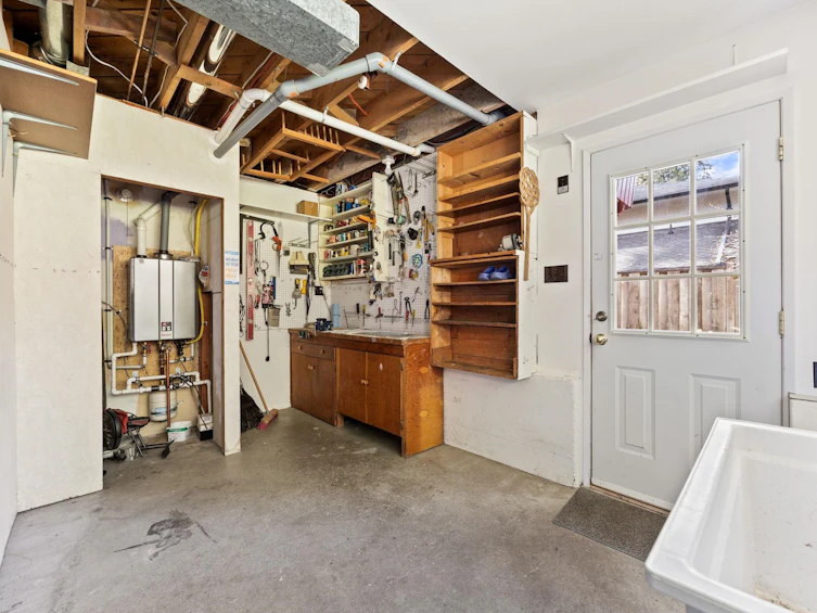 4589 Ramsay Road, North Vancouver, BC, V7K 2N6 - 36