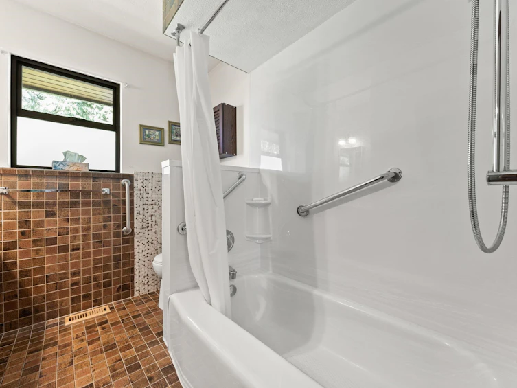 4589 Ramsay Road, North Vancouver, BC, V7K 2N6 - 30