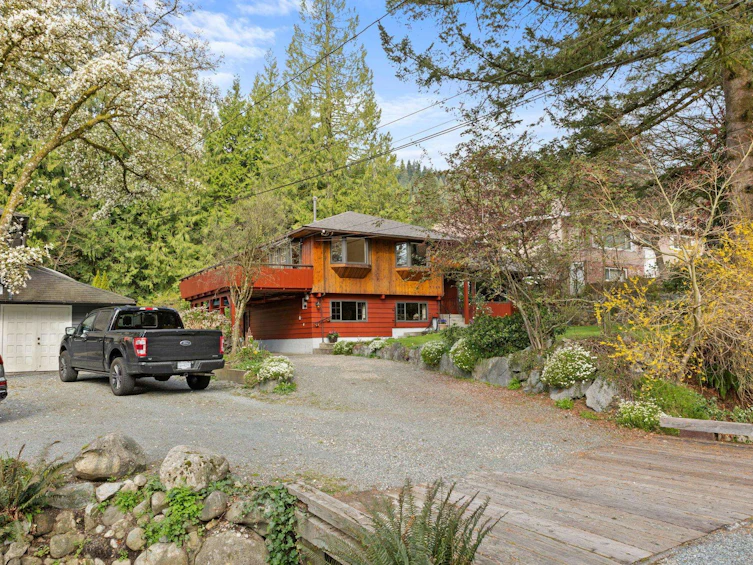 4589 Ramsay Road, North Vancouver, BC, V7K 2N6 - 3