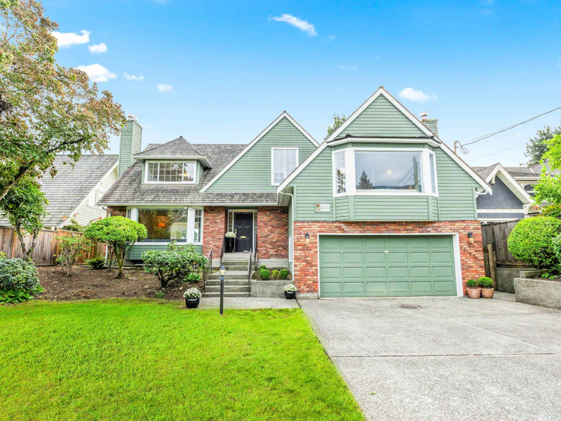 2372 Kings Avenue, West Vancouver BC V7V 2C4