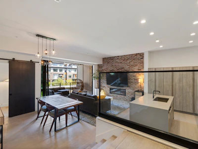 309-300 Salter Street - 2