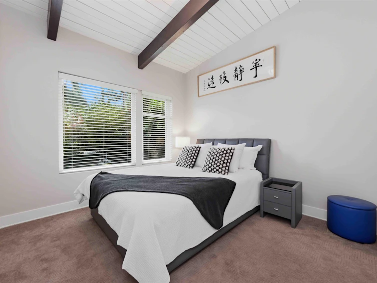 672 E St James Road, North Vancouver, BC, V7N 1L6 - 36