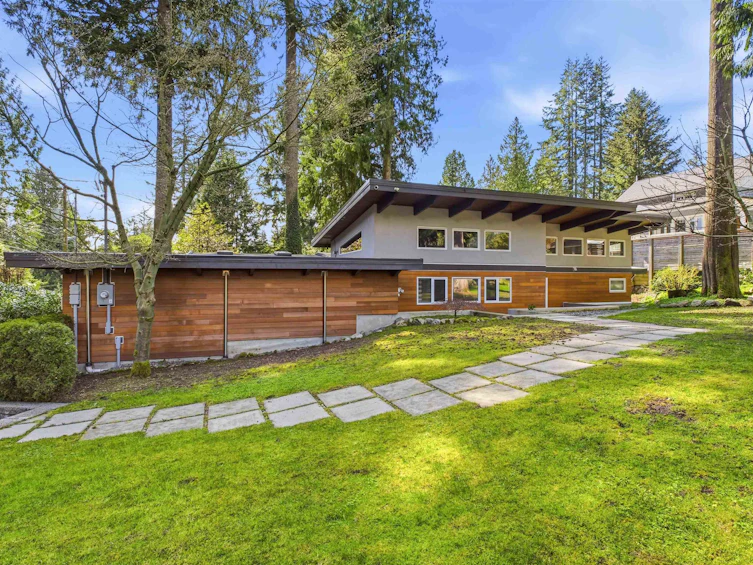 672 E St James Road, North Vancouver, BC, V7N 1L6 - 5