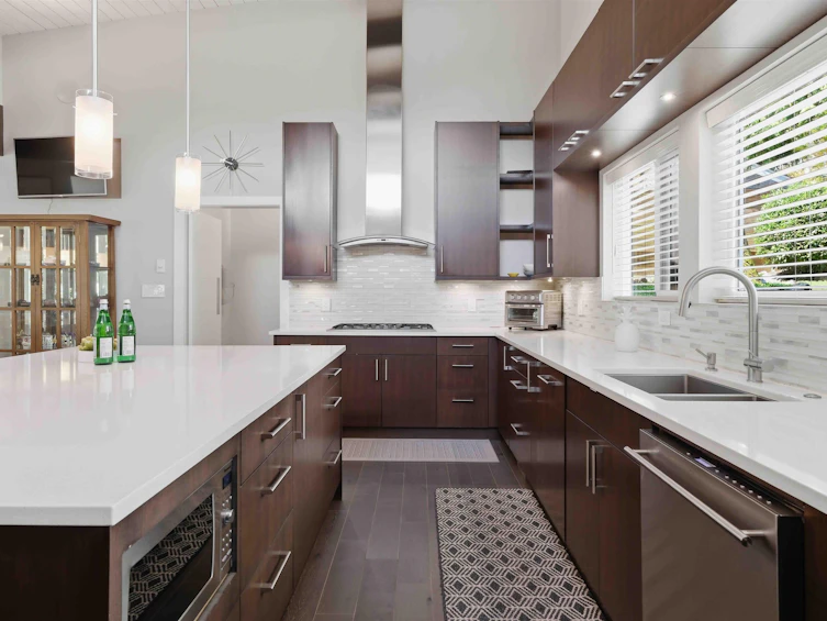 672 E St James Road, North Vancouver, BC, V7N 1L6 - 27