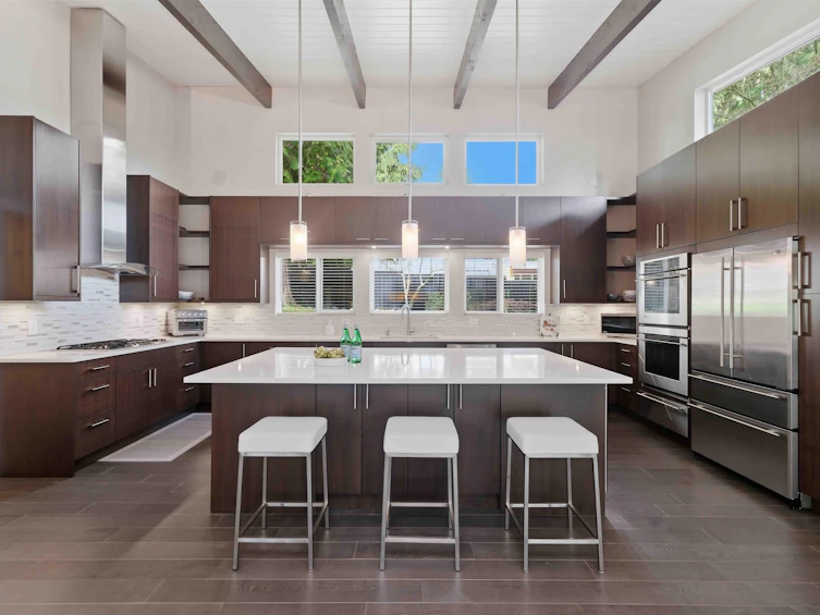 672 E St James Road, North Vancouver, BC, V7N 1L6 - 25
