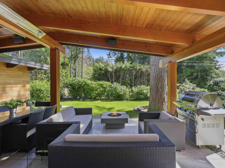 672 E St James Road, North Vancouver, BC, V7N 1L6 - 12