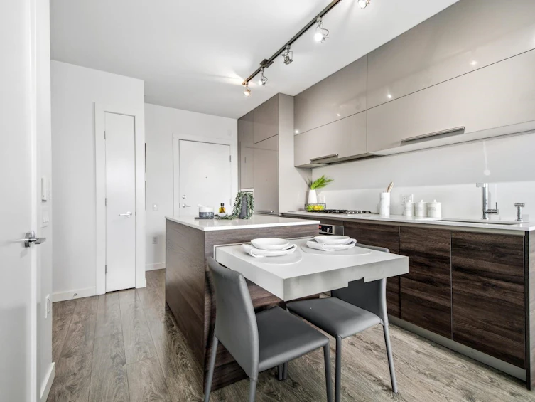 1002-2378 Alpha Avenue, Burnaby, BC, V5C 0K2 - 3