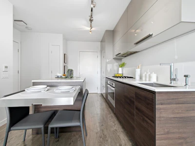 1002-2378 Alpha Avenue - 4
