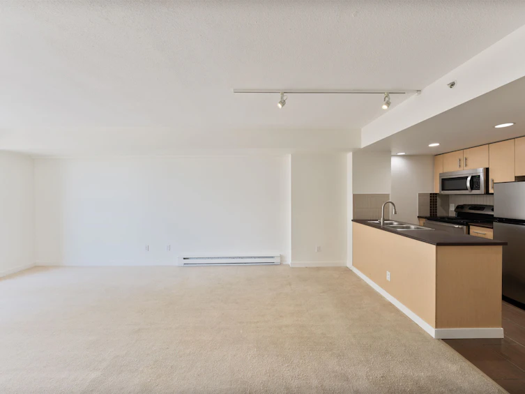 910-200 Keary Street, New Westminster, BC, V3L 0A6 - 2