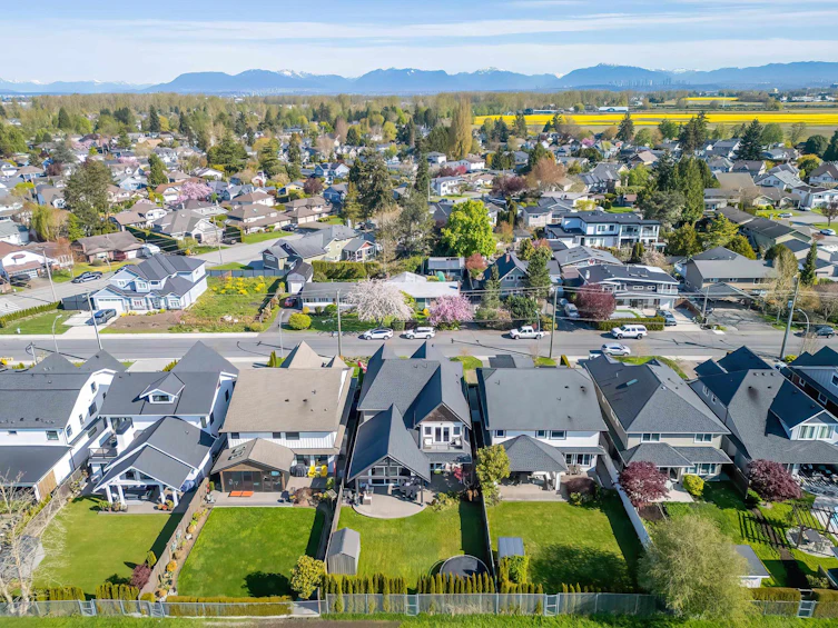 5500 52 Avenue, Delta, BC, V4K 2C5 - 2
