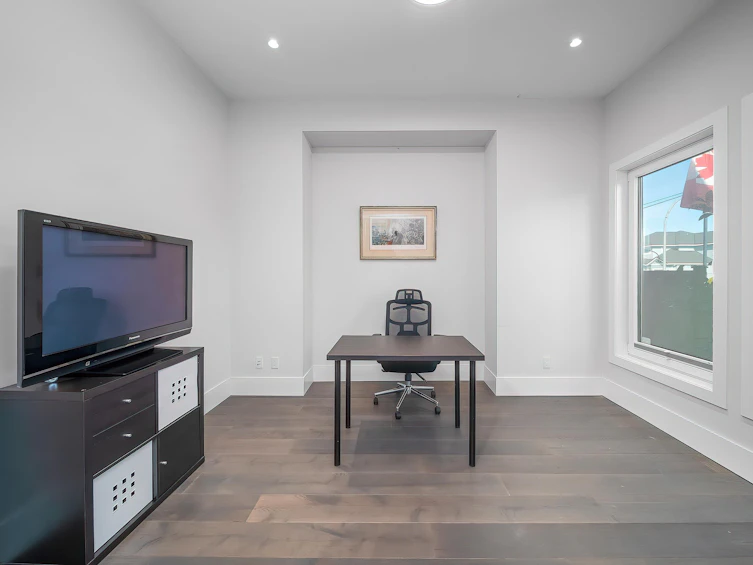 5500 52 Avenue, Delta, BC, V4K 2C5 - 5
