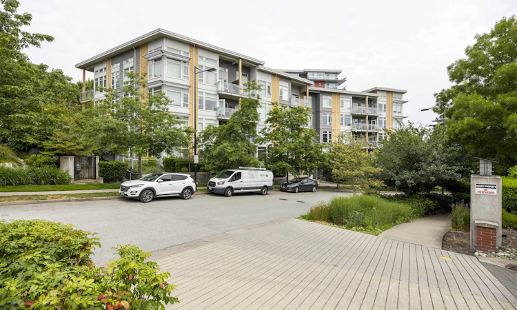 406-3263 Pierview Crescent