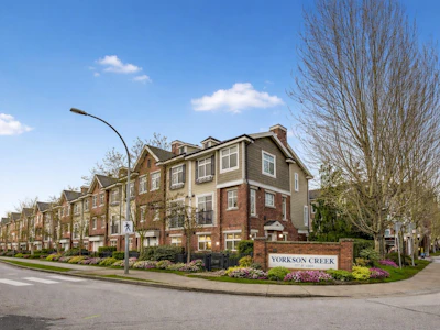 18-20738 84 Avenue - 2