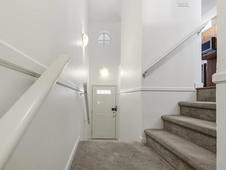 136-935 Ewen Avenue, New Westminster, BC, V3M 0A1 - 2