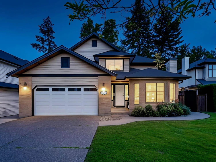 15295 111a Avenue, Surrey, BC, V3R 0G4