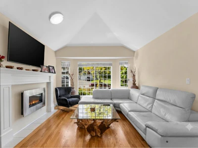15295 111a Avenue - 3
