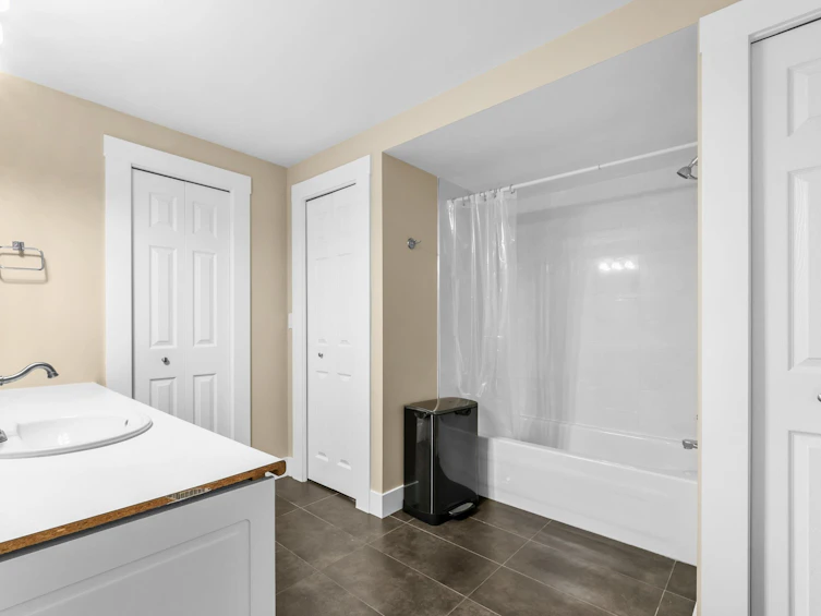 15295 111a Avenue, Surrey, BC, V3R 0G4 - 27