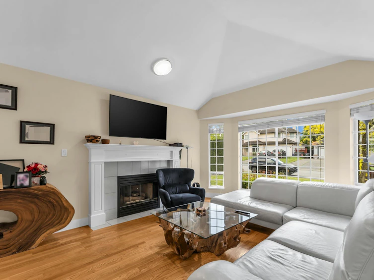 15295 111a Avenue, Surrey, BC, V3R 0G4 - 4