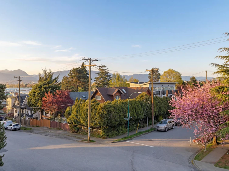 10-2223 Prince Edward Street, Vancouver, BC, V5T 4K6 - 3