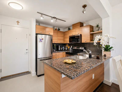 315-6688 120 Street - 5