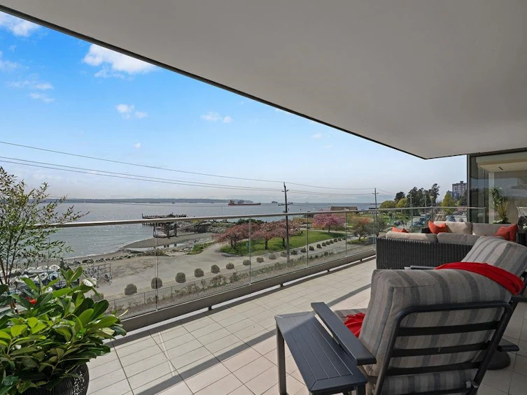 304-1355 Bellevue Avenue, West Vancouver, BC, V7T 0B4 - 2