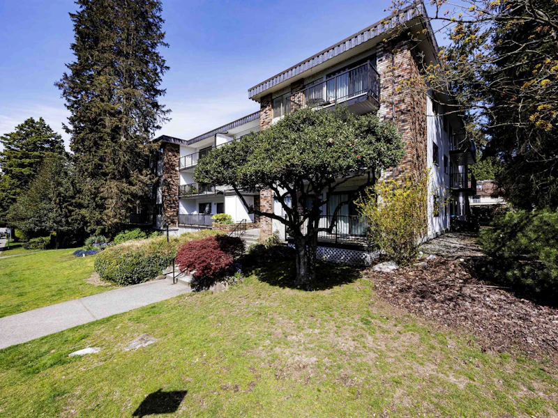 208 - 160 E 19th Street, North Vancouver BC V7L 2Y8