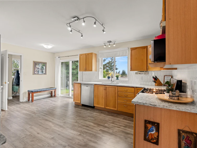 6365 Homestead Avenue, Sechelt, BC, V7Z 0M7 - 21