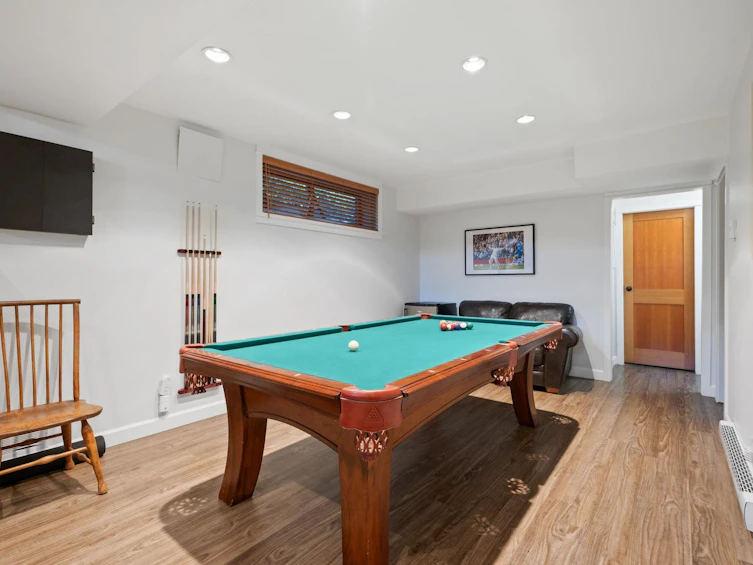 2857 Violet Street, North Vancouver, BC, V7H 2L7 - 24