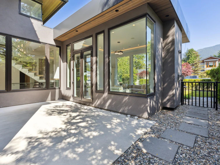 983 Tudor Avenue, North Vancouver, BC, V7R 1X6 - 34
