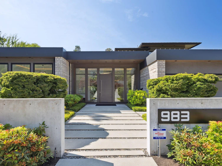 983 Tudor Avenue, North Vancouver, BC, V7R 1X6 - 2