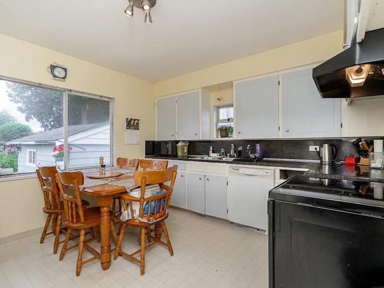 11031 131a Street, Surrey, BC, V3T 3S1 - 3