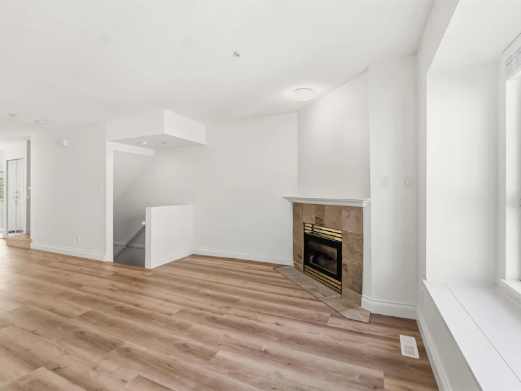 8433 Jellicoe Street, Vancouver, BC, V5S 2J4 - 13