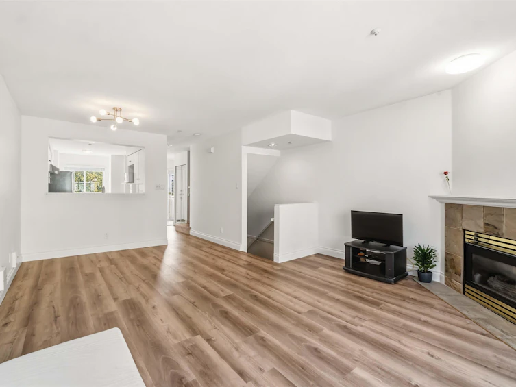 8433 Jellicoe Street, Vancouver, BC, V5S 2J4 - 14