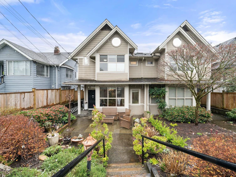 341 E 8th Street, North Vancouver, BC, V7L 1Z2