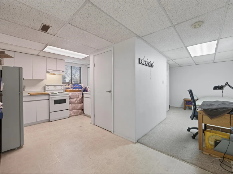 2750 Kingsford Avenue, Burnaby, BC, V5B 4V4 - 31
