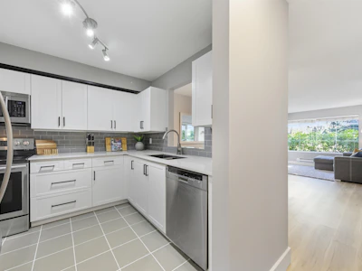 111-6820 Rumble Street - 4