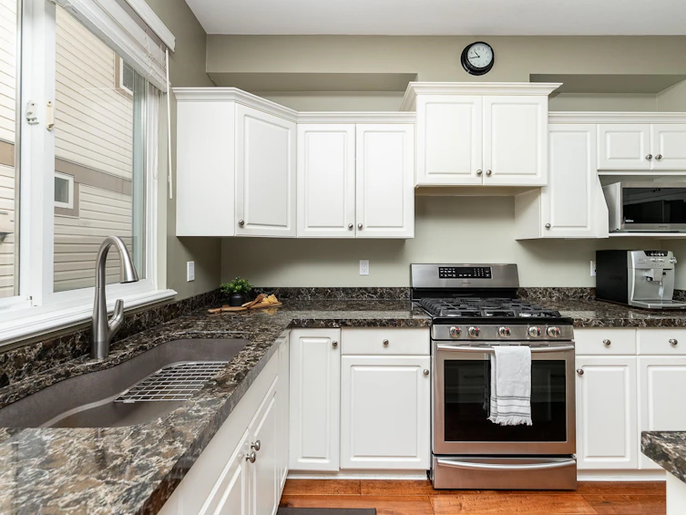 3283 Chartwell Green, Coquitlam, BC, V3E 3M9 - 14